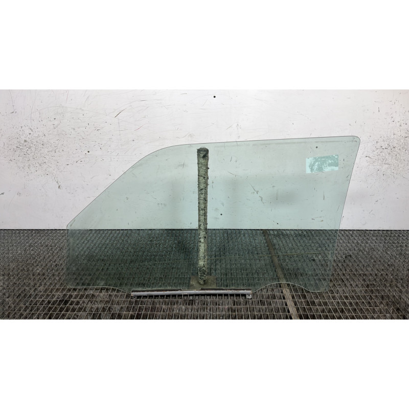 Vitre avant droit SUZUKI SWIFT 3 Photo n°4