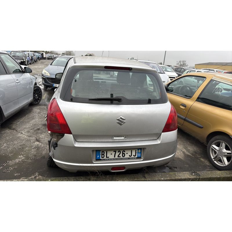 Vitre avant droit SUZUKI SWIFT 3 Photo n°9