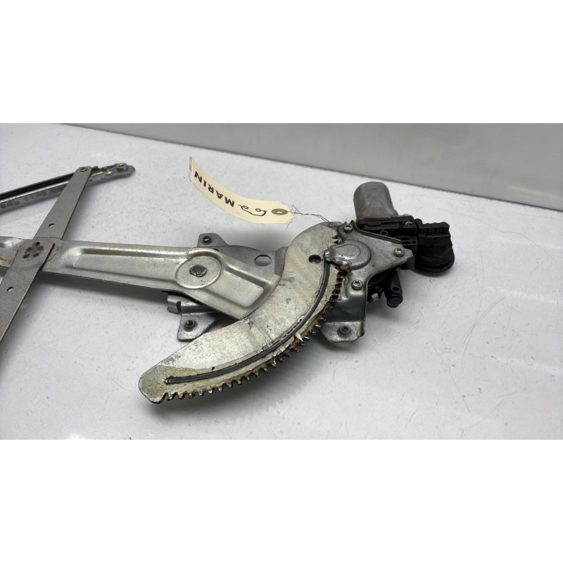 Leve vitre electrique avant droit SUZUKI SWIFT 3 Photo n°7