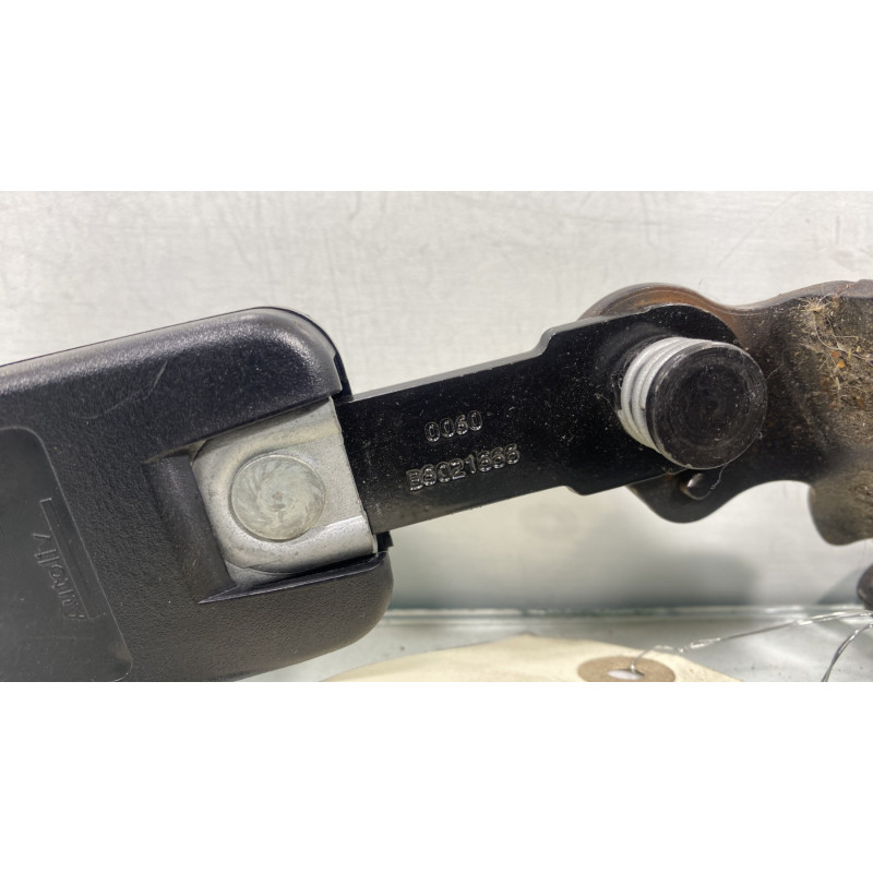 Attache ceinture arriere droit RENAULT MEGANE 3 Photo n°3