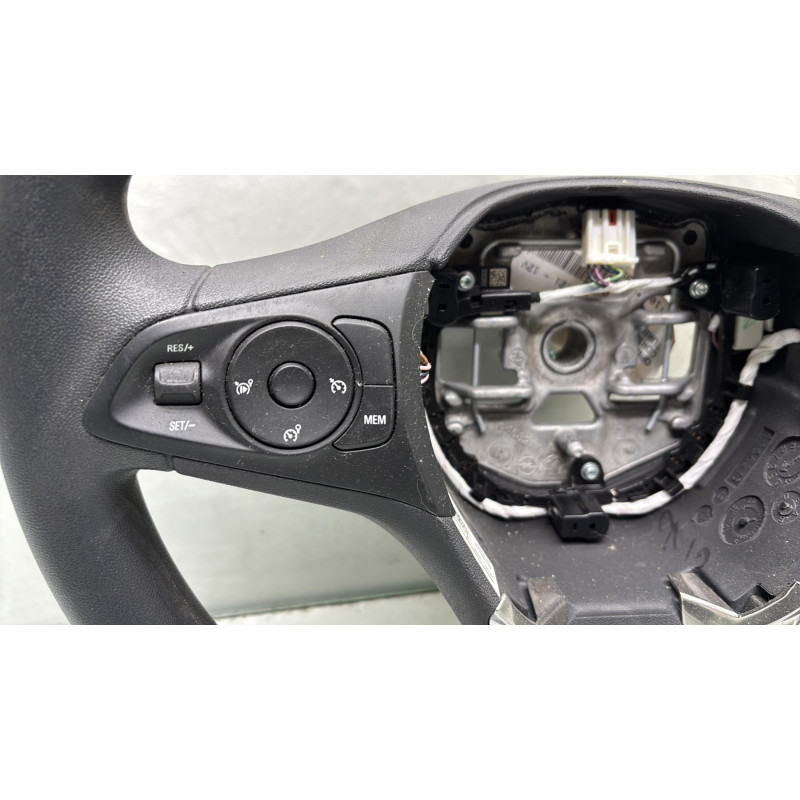 Volant OPEL CORSA F Photo n°2