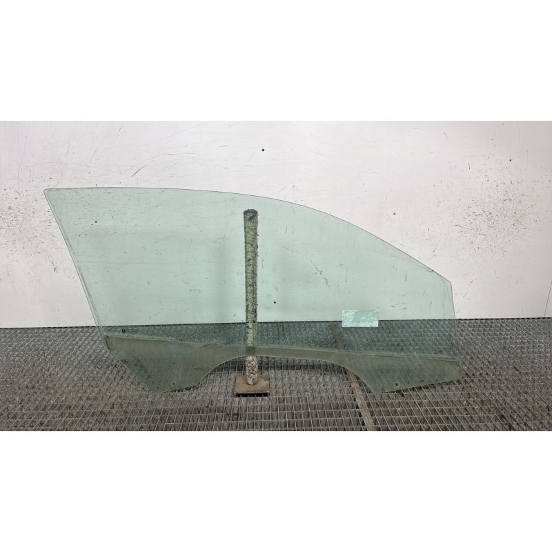 Vitre avant gauche FORD FIESTA 5 Photo n°4