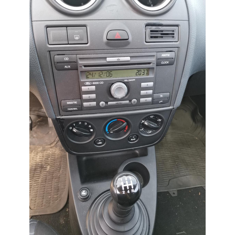 Volant FORD FIESTA 5 Photo n°9