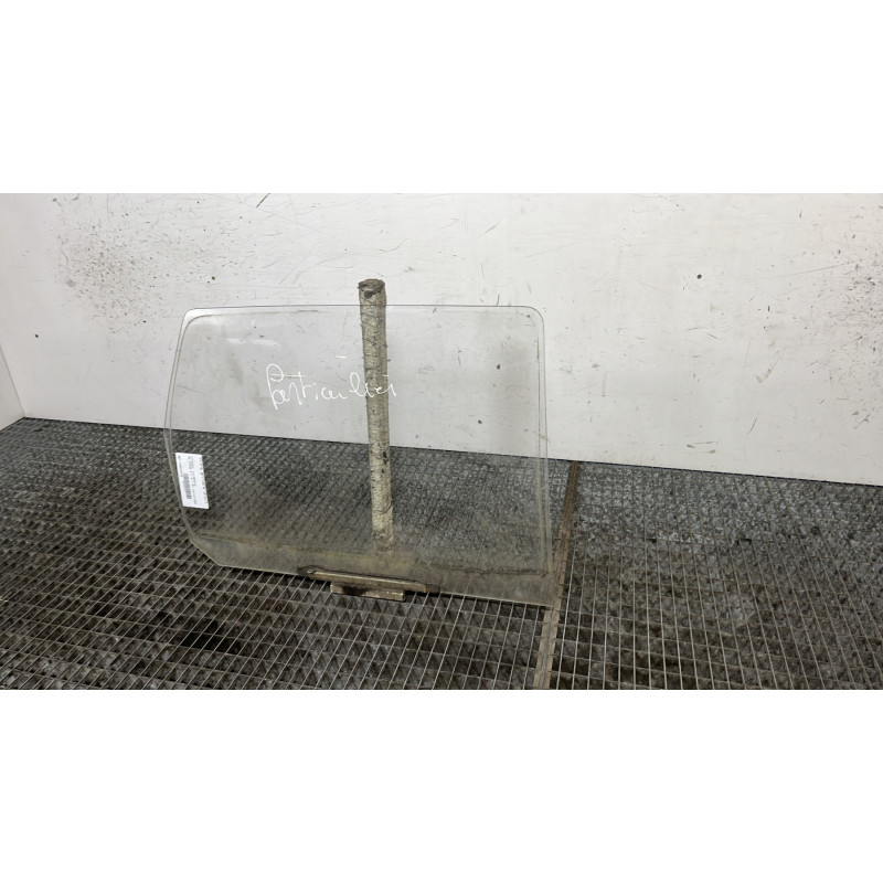 Vitre arriere droit CITROEN AX Photo n°3