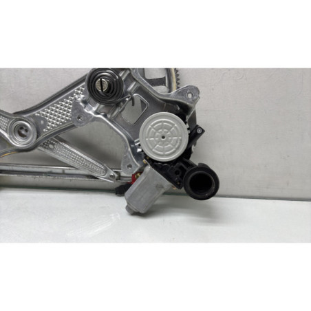 Leve vitre electrique avant droit TOYOTA YARIS 1