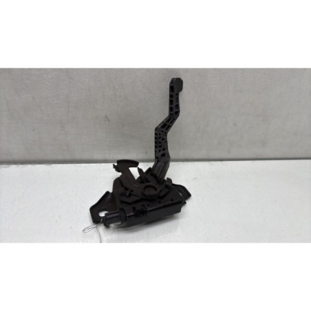 Fermeture de capot DACIA SANDERO 3