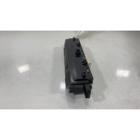Bouton de warning DACIA SANDERO 3