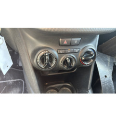 Feu arriere stop central PEUGEOT 208 1