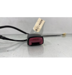 Attache ceinture avant gauche TOYOTA AVENSIS 3