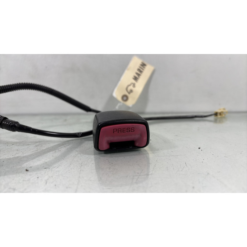 Attache ceinture avant gauche TOYOTA AVENSIS 3 Photo n°4