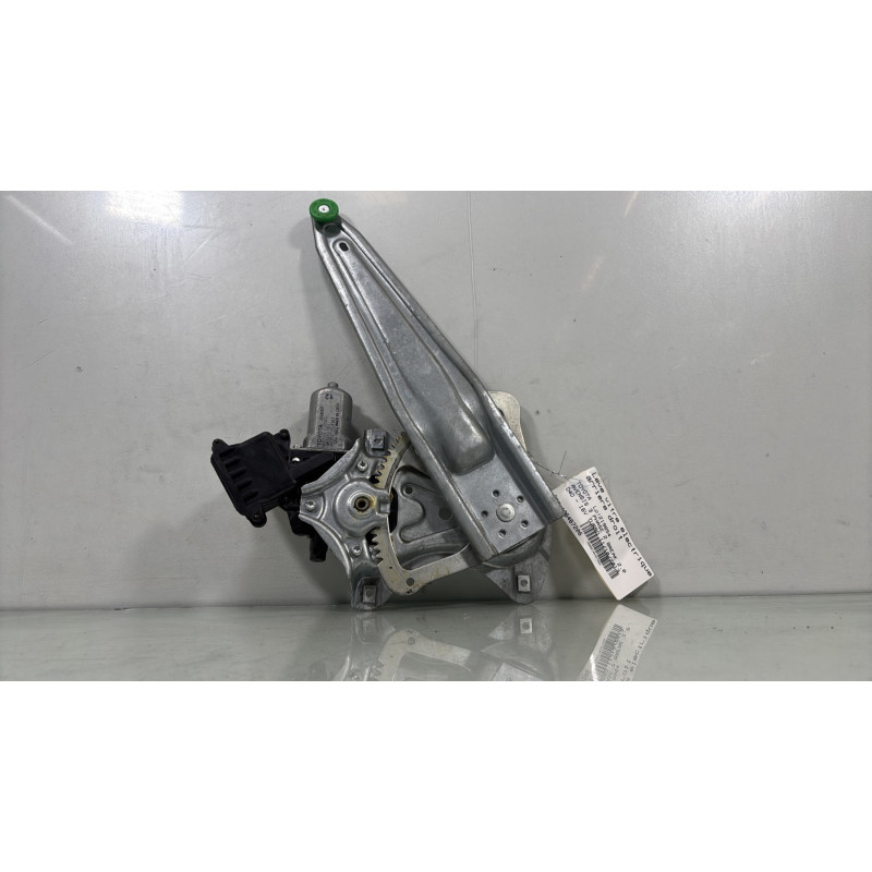 Leve vitre electrique arriere droit TOYOTA AVENSIS 3 Photo n°4