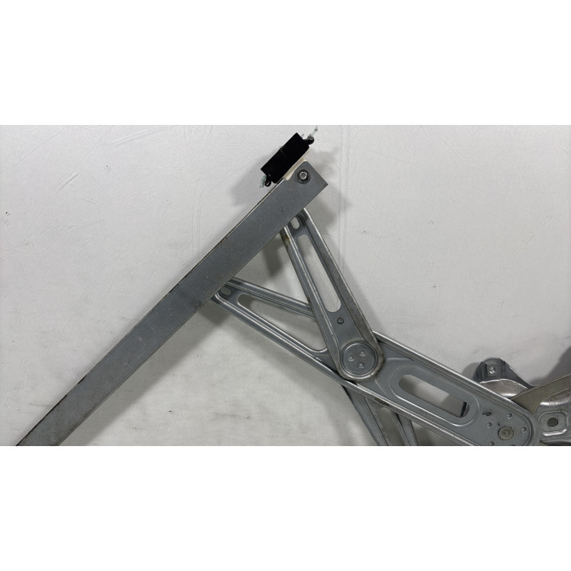 Leve vitre electrique avant droit TOYOTA AVENSIS 3 Photo n°8