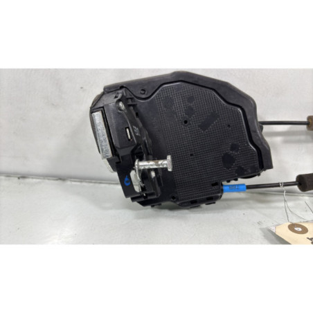 Serrure arriere droit TOYOTA AVENSIS 3