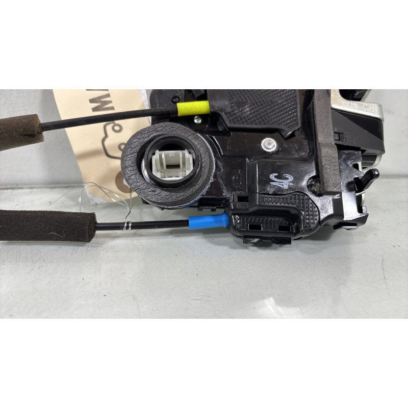 Serrure arriere droit TOYOTA AVENSIS 3 Photo n°4