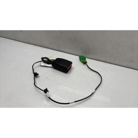 Attache ceinture avant droit DACIA SANDERO 2 Photo n°1