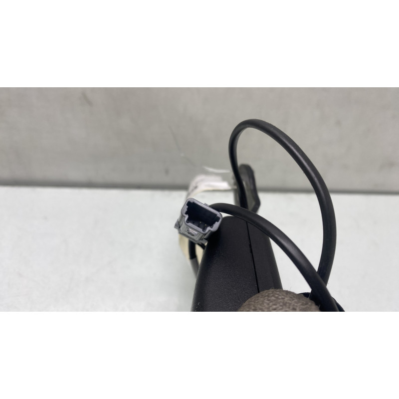 Attache ceinture avant gauche DACIA SANDERO 2 Photo n°3