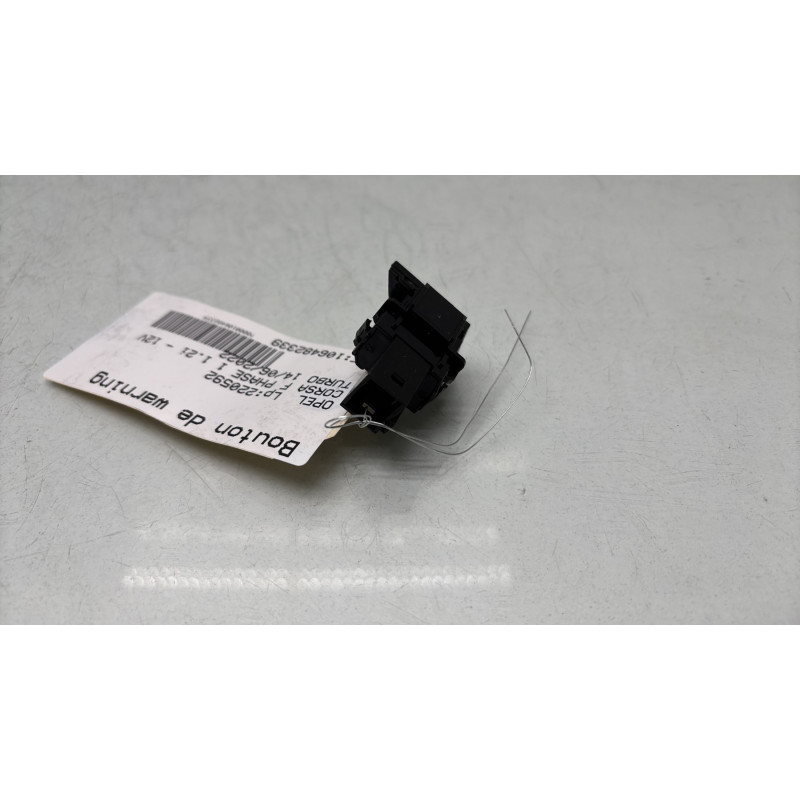 Bouton de warning OPEL CORSA F Photo n°2