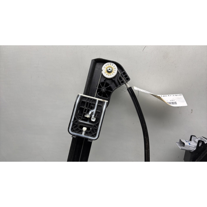 Leve vitre electrique avant gauche OPEL CORSA F Photo n°3