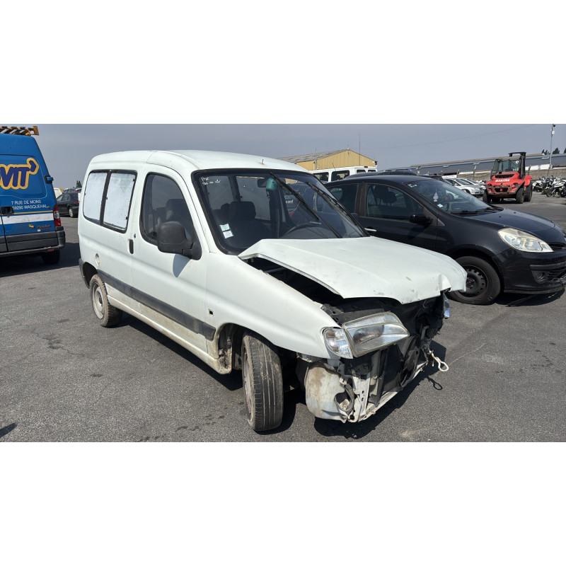 Vitre avant droit PEUGEOT PARTNER 1 Photo n°6