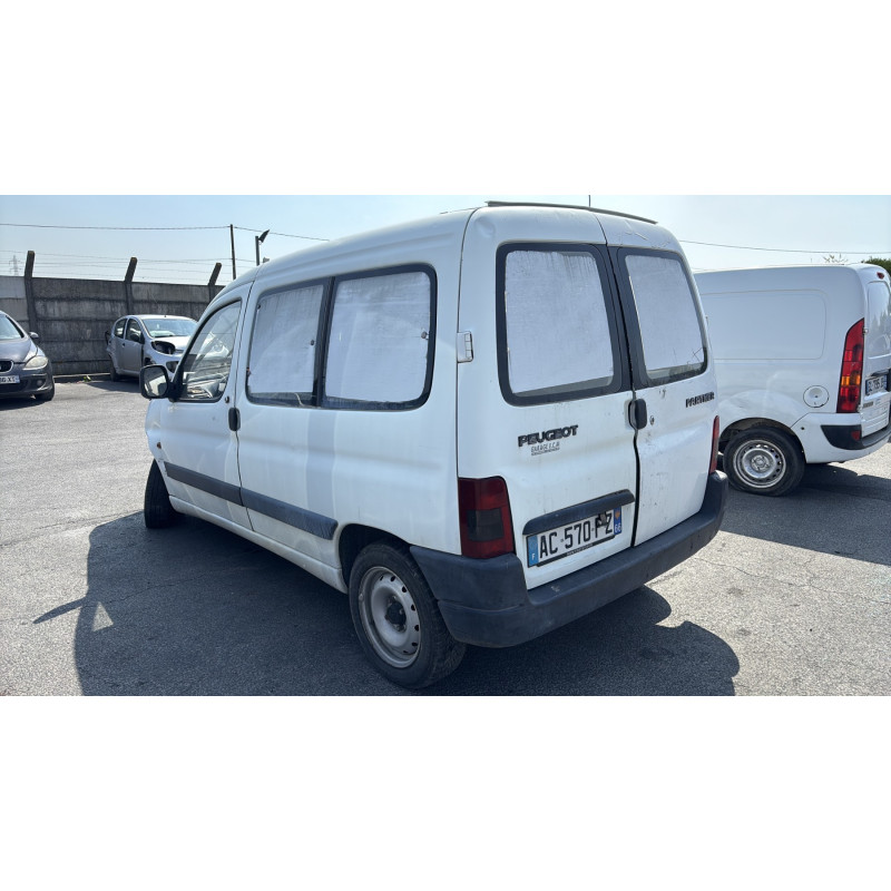 Vitre avant droit PEUGEOT PARTNER 1 Photo n°8
