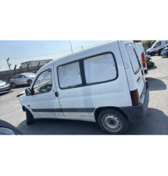 Vitre avant droit PEUGEOT PARTNER 1