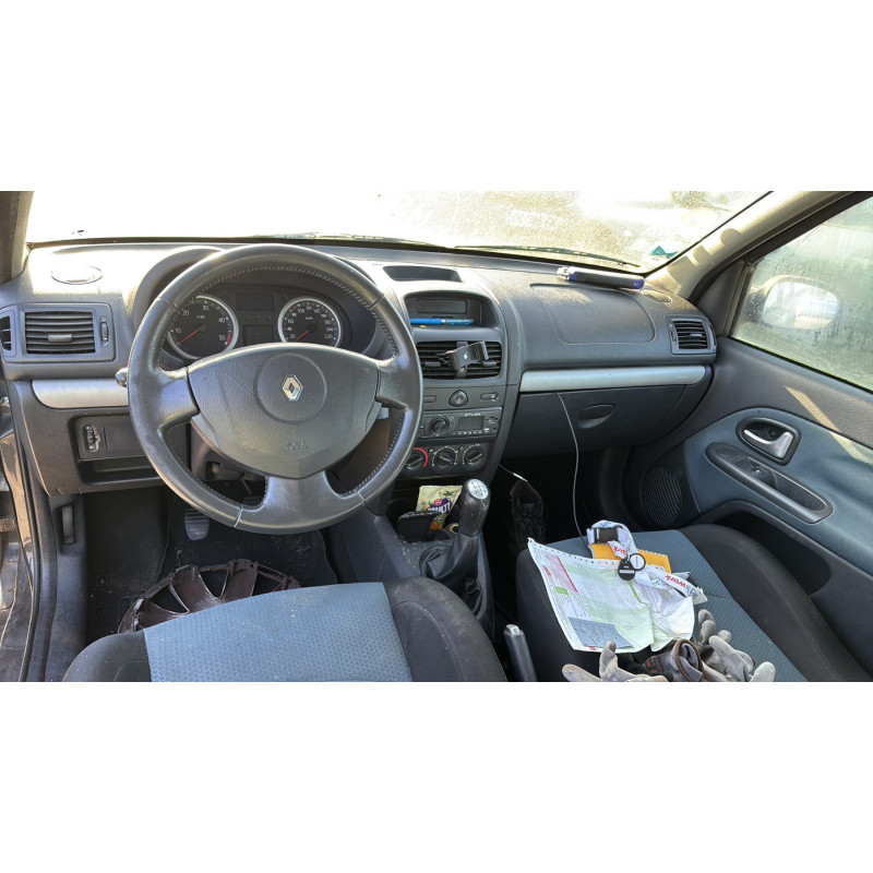 Aile avant gauche RENAULT CLIO 2 CAMPUS Photo n°16