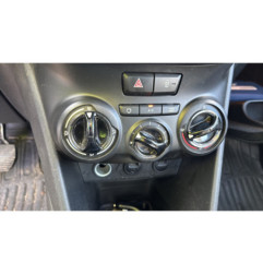 Ecran GPS PEUGEOT 208 1