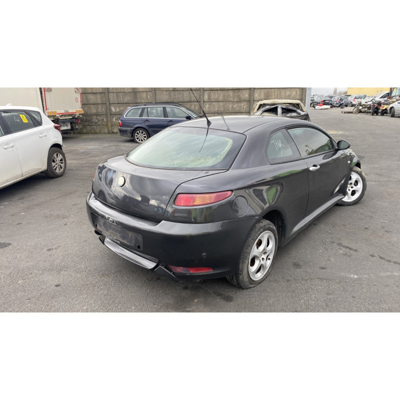Vitre avant droit ALFA ROMEO GT Photo n°9