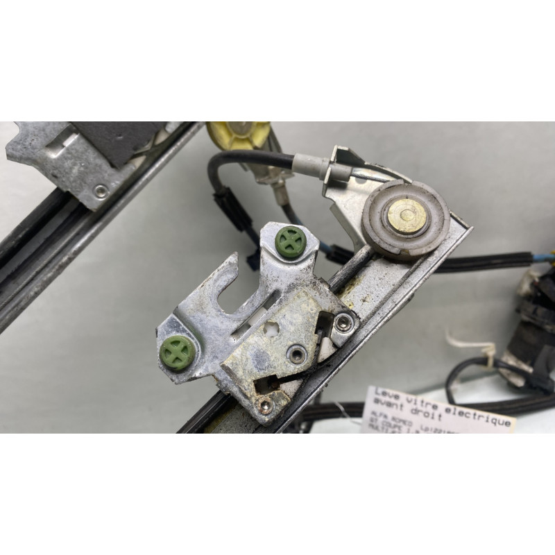Leve vitre electrique avant droit ALFA ROMEO GT Photo n°3