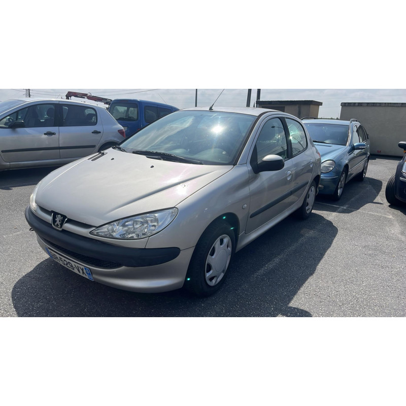 Vitre arriere droit PEUGEOT 206 Photo n°10