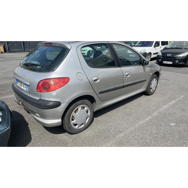 Vitre arriere droit PEUGEOT 206 Photo n°11