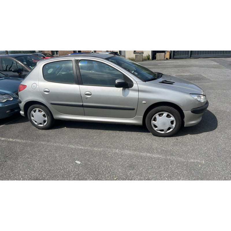 Vitre arriere droit PEUGEOT 206 Photo n°14