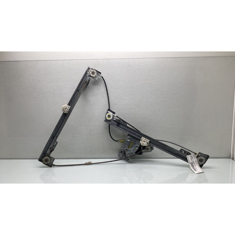 Leve vitre electrique avant droit RENAULT KANGOO 2 Photo n°1