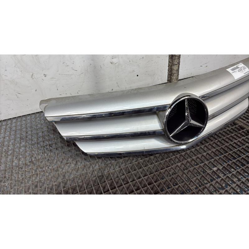 Calandre MERCEDES CLASSE B 245 Photo n°2