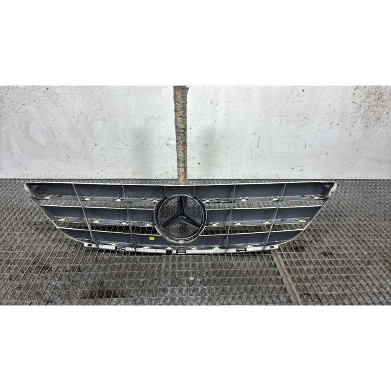 Calandre MERCEDES CLASSE B 245 Photo n°4