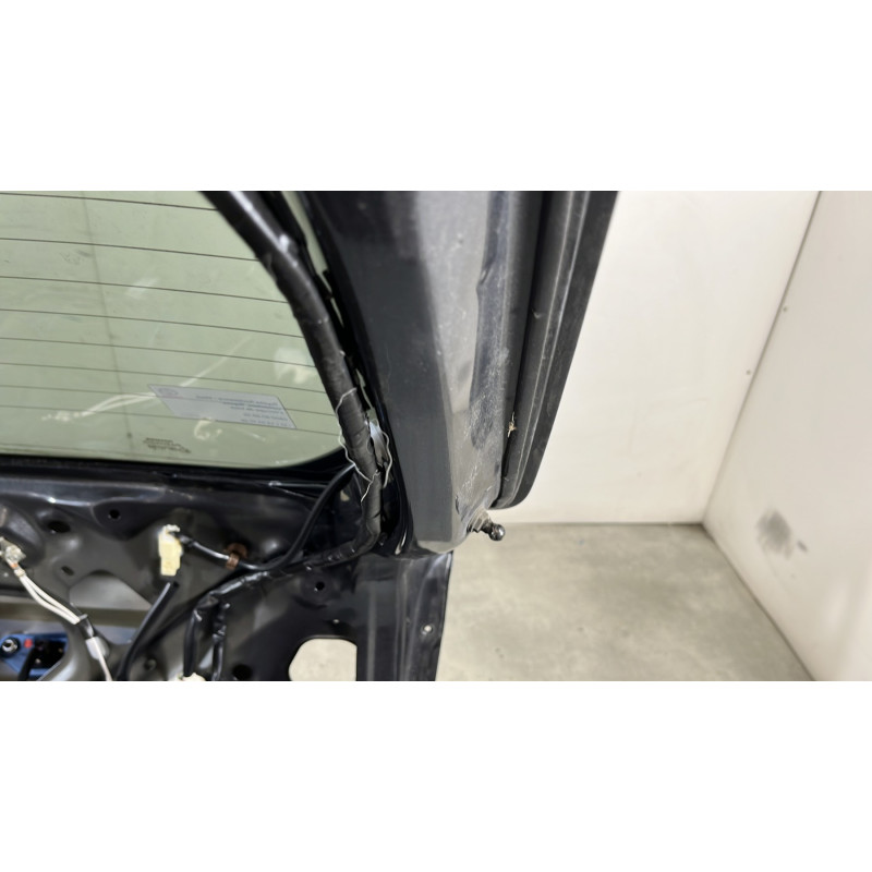 Malle/Hayon arriere TOYOTA AVENSIS 3 Photo n°9