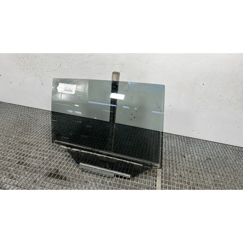 Vitre arriere droit TOYOTA AVENSIS 3 Photo n°3