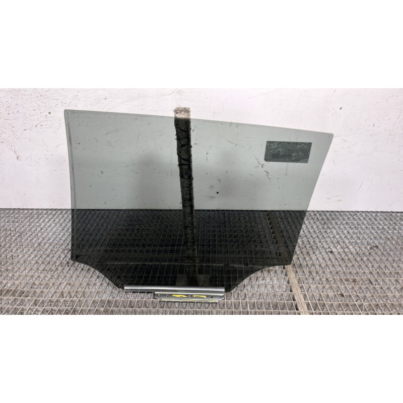 Vitre arriere droit TOYOTA AVENSIS 3 Photo n°4