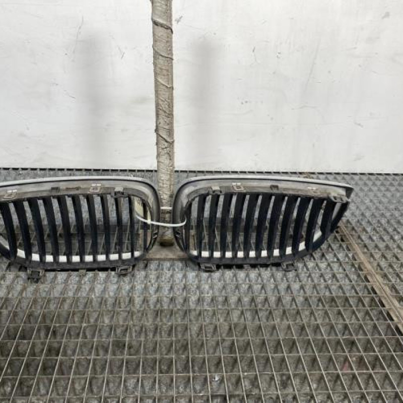 Calandre BMW SERIE 1 E81 Photo n°4