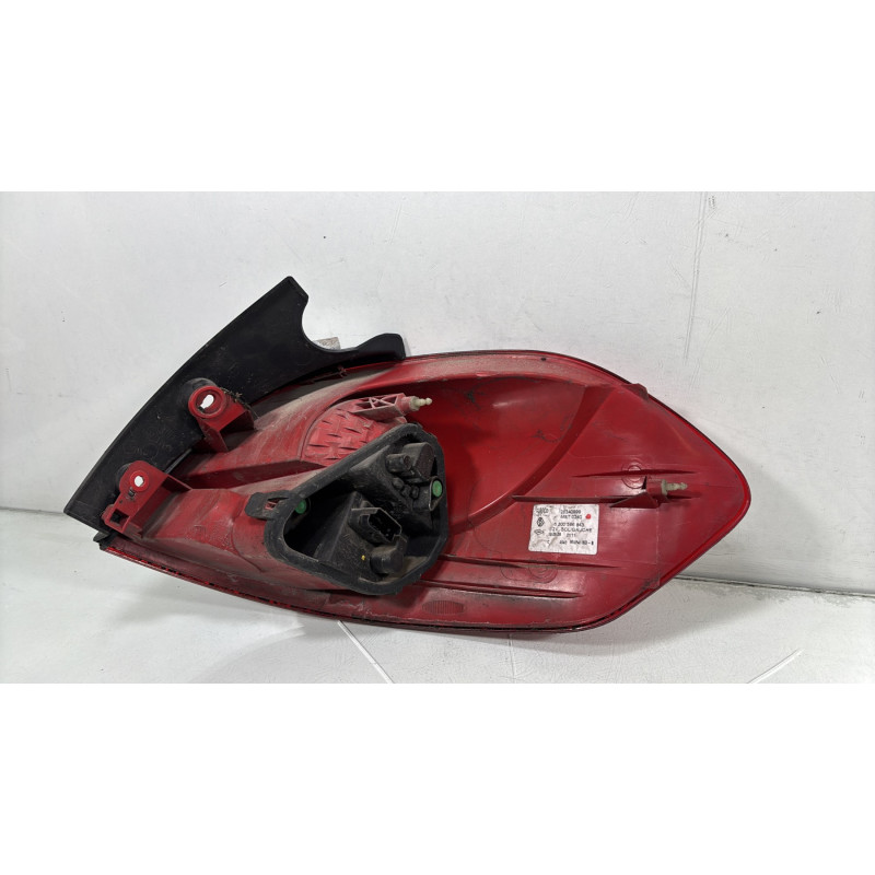 Feu arriere principal gauche (feux) RENAULT CLIO 3 Photo n°4