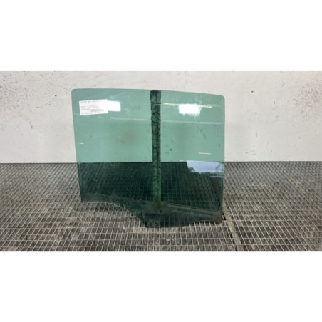 Vitre arriere droit RENAULT CLIO 3 Photo n°1