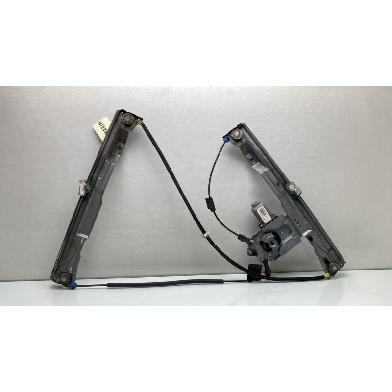 Leve vitre electrique avant gauche RENAULT CLIO 3 Photo n°1