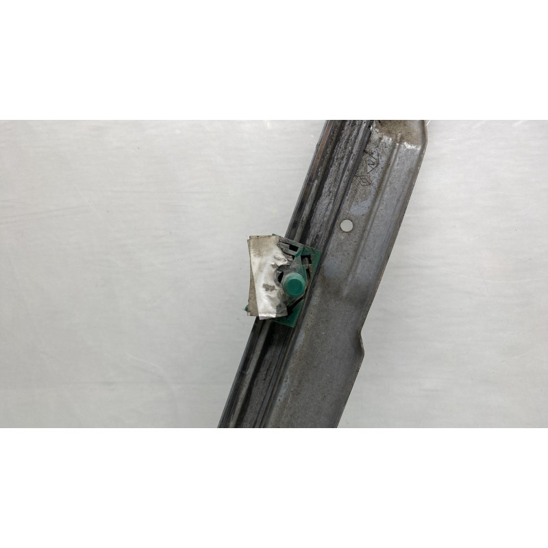 Leve vitre electrique avant gauche RENAULT CLIO 3 Photo n°3
