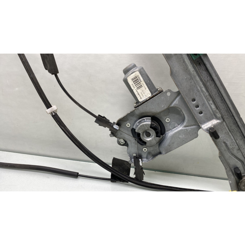 Leve vitre electrique avant gauche RENAULT CLIO 3 Photo n°8