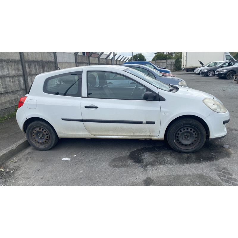 Leve vitre electrique avant gauche RENAULT CLIO 3 Photo n°16