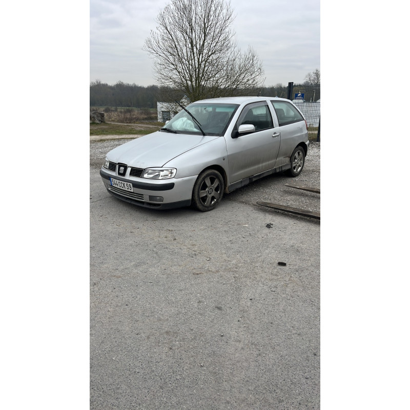Feu arriere secondaire droit (feux) SEAT IBIZA 2 Photo n°4