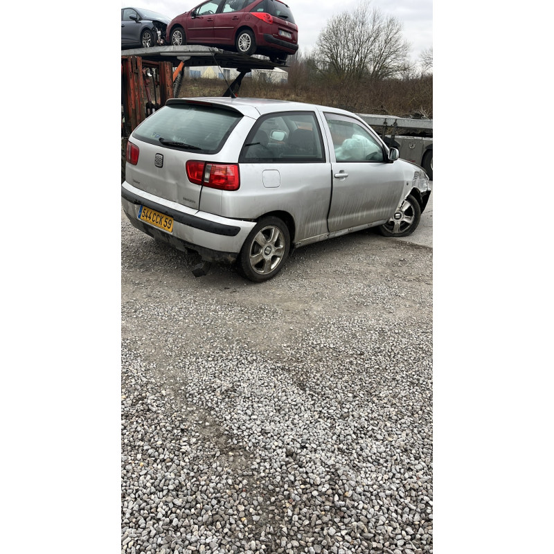 Feu arriere secondaire droit (feux) SEAT IBIZA 2 Photo n°6