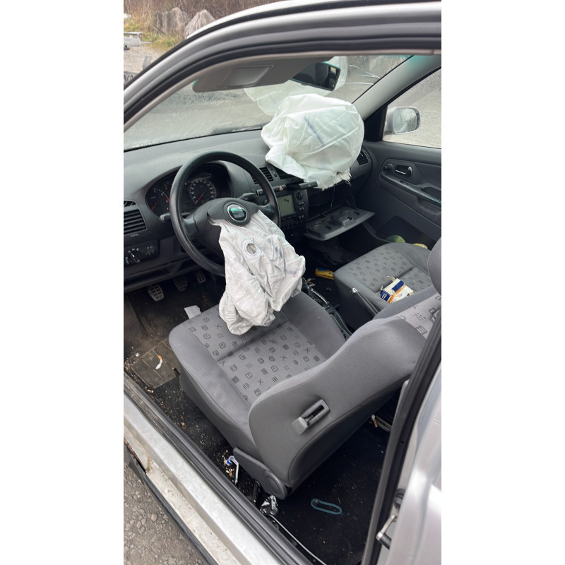 Feu arriere secondaire droit (feux) SEAT IBIZA 2 Photo n°8