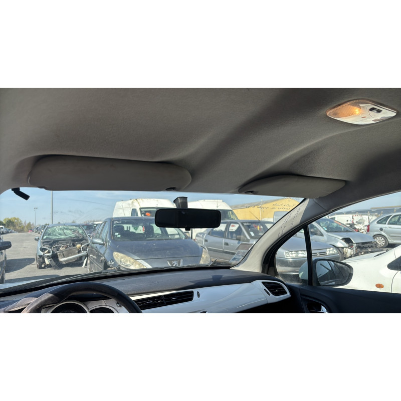 Attache ceinture avant gauche CITROEN C3 2 Photo n°17