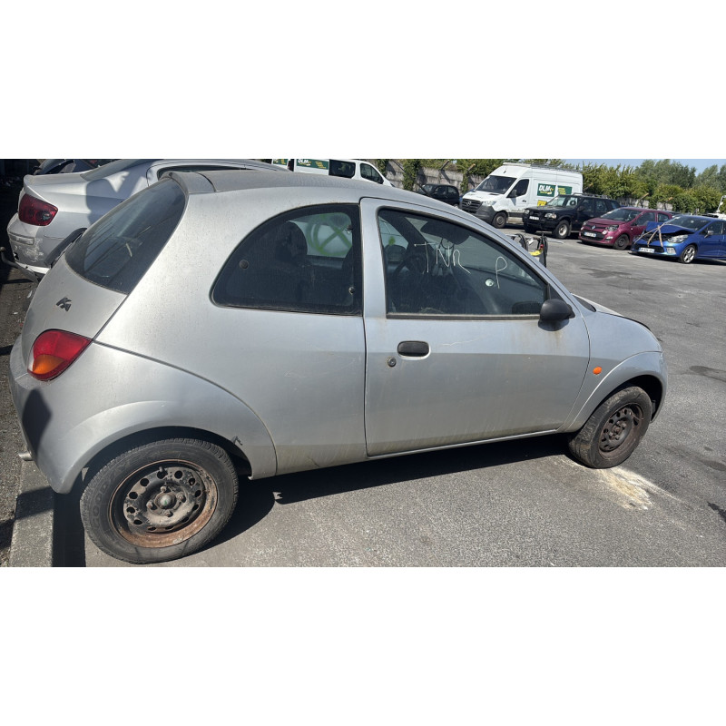 Attache ceinture avant gauche FORD KA 1 Photo n°10